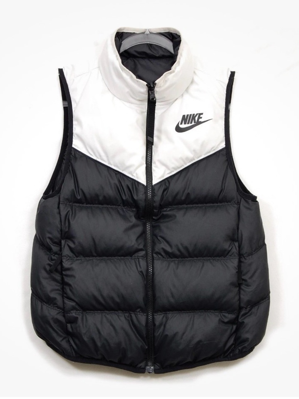 Nike Women’s Small Reversible Down Puffer Vest Black White Full Zip Sleeveless